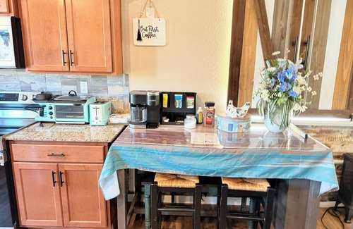 Rio Vista House | Luxury Farmhouse Style 4BR House Near River -RV-Entire House
