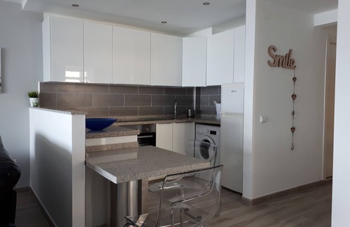 Benalmadena Costa Apartment | Luxury First-Line Beach-Front Apt VFT/MA 02508 Wifi, UK TV, Air Con