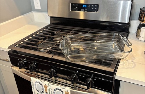 Near East Columbus House | Luxury Fully Furnished Spacious 3 BDR 3 Full BTH Columbus Home with Amenities!