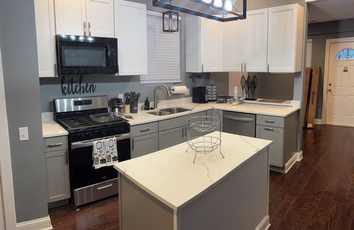 Near East Columbus House | Luxury Fully Furnished Spacious 3 BDR 3 Full BTH Columbus Home with Amenities!