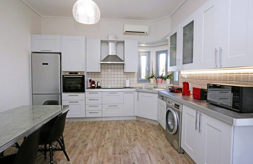 Perdiki Villa | Luxury, functionality and modern aesthetics in the Cycladic landscape