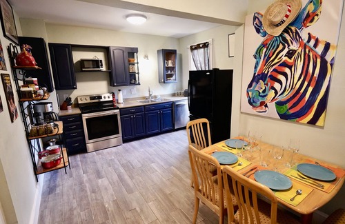 Trinidad House | Luxury Funky Fun 420, Walk Downtown wAC–Pets free!