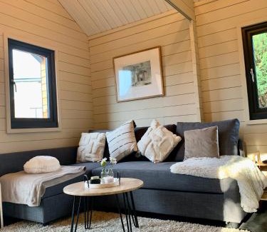 Swalecliffe House | Luxury Garden Lodge With Free Parking