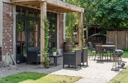 Zeeland House | Luxury Haystack Home in the Brabant village of Zeeland with a private Hot Tub