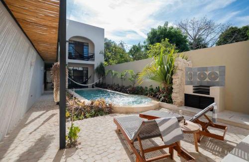Centro House | Luxury Heaven in Merida Poolside Bliss in La Ermita
