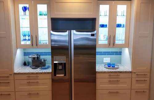 Midtown Condo | Luxury High End, 2 Bikes, Highspeed Wi-Fi, Work station, Pool, Hot Tub, Gym