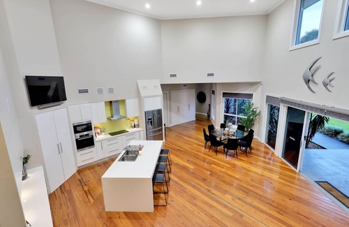 Luddenham House | Luxury Home in a Golf Estate