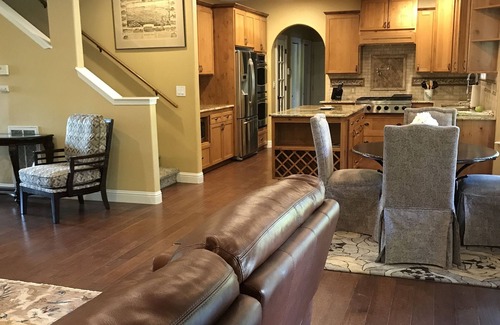 Columbia House | Luxury Home in Redding 4 bedrooms and office