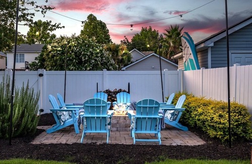 Bluffton House | Luxury home with outdoor theater, hot tub, family amenities — 0.8 mi to Old Town