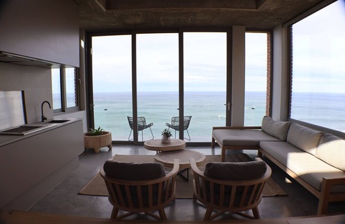George House | Luxury house in Herolds Bay. Stunning ocean views. Hiking, cycling and golf.