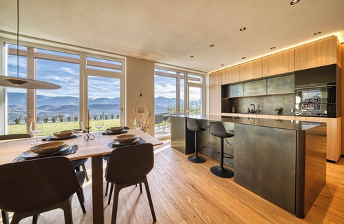 Caldaro Sulla Strada del Vino House | Luxury House with Panoramic View, Hot Tub & Private Parking