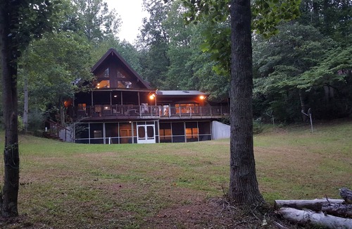 Dawsonville House | Luxury in Dahlonega on Crane Lake, 2 kayaks