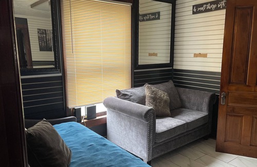 Dayton House | Luxury jacuzzi Spa house