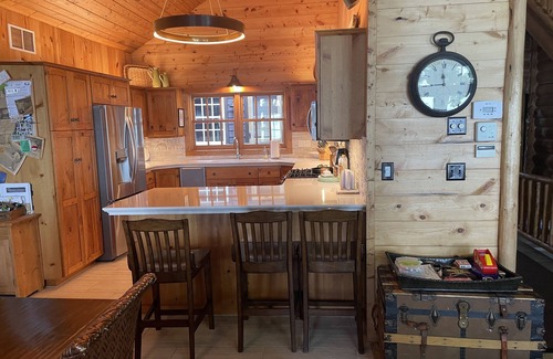 Alexandria Cabin | Luxury Lake Home with Guest House & Game Room