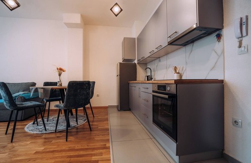 Ohrid Apartment | Luxury Lake Nearby Free Parking Pet Friendly APT