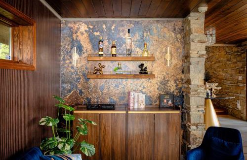 Catalina Villa | Luxury Lakefront 100,000 Gal Pool Villa - Orlando