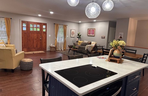 Highland Center House | Luxury Lakefront Escape at Lake Keomah near Oskaloosa Iowa
