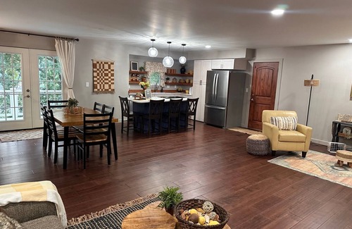 Highland Center House | Luxury Lakefront Escape at Lake Keomah near Oskaloosa Iowa