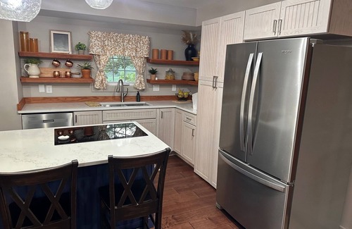 Highland Center House | Luxury Lakefront Escape at Lake Keomah near Oskaloosa Iowa