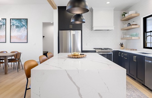 Two Rivers House | Luxury Lakefront Home! Family Retreat. Private Beach & Perfect for Entertaining!