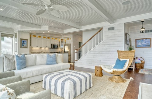 Culver House | Luxury Lakefront Home Perfect for Family Getaway!