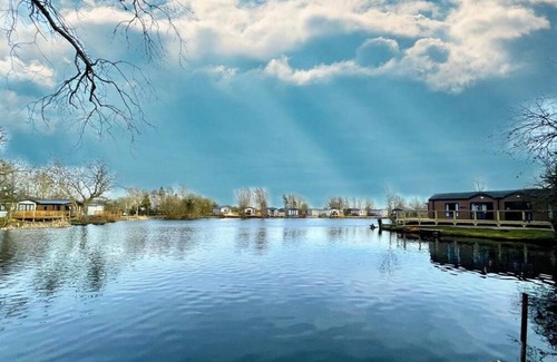 Malton House | Luxury Lakeside Retreat -Near York-5* Country Park