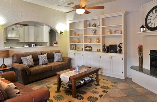 Wolfforth House | Luxury Living in a Country Setting and Minutes to Lubbock!