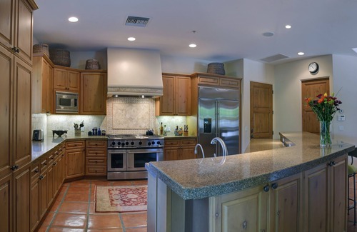 The Mesa House | LUXURY & LOCATION! 5005 sqft Home, Game Arcade, Walk to Top Dining Bars & Hiking