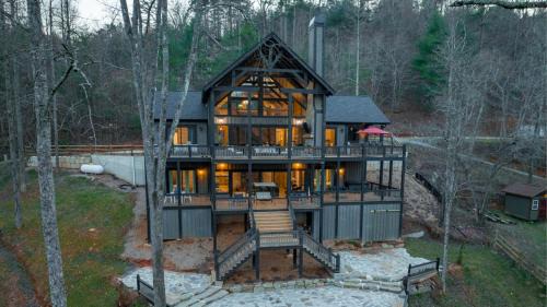 Blue Ridge House | Luxury Lodge on the Toccoa