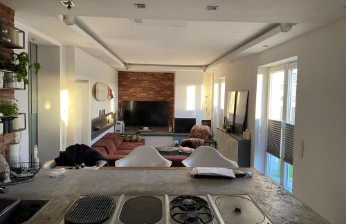 Stadtmitte Apartment | Luxury Loft with Rooftop & Jacuzzi in City Center