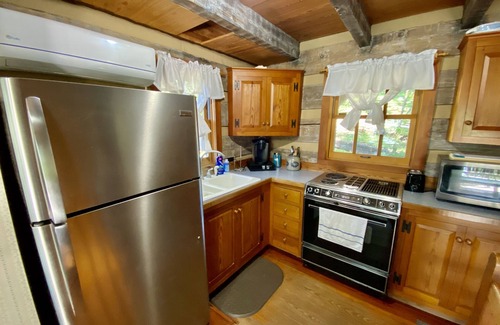 Dandridge Cabin | Luxury Log Cabin and 40 acres on Douglas Lake