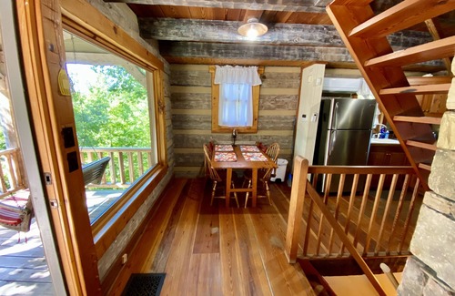 Dandridge Cabin | Luxury Log Cabin and 40 acres on Douglas Lake