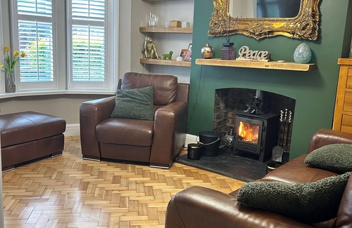 Victoria Park House | Luxury Long-stay House in Central Cardiff with Hot Tub