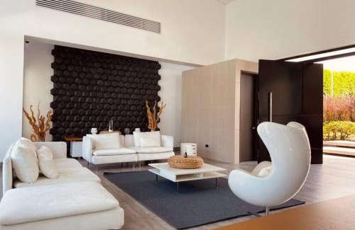 Armenia Villa | Luxury mansion in heart of Eje Cafetero 15 sleeps!