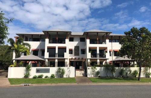 Trinity Park Apartment | Luxury marina view Apartment cairns