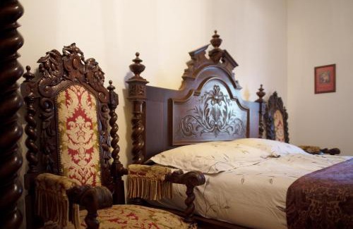 Old Town Apartment | Luxury Medieval 2 Storey apartment with Antique Furniture in Old Town