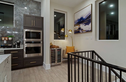 Washington Ave./ Memorial Park House | Luxury Midterm & Long Stays 30+ Nights Downtown