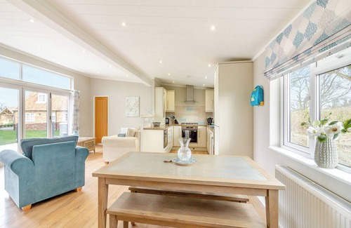 Aubourn Ski Chalet | Luxury modern 2 Bedroom Lodge.