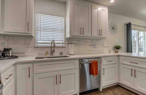 Central Oklahoma City House | Luxury Modern 3BR - Private Primary Suite!