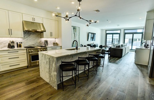 Central Business District Hotel | Luxury Modern Condo: Steps from French Quarter, Superdome, and CBD Nightlife