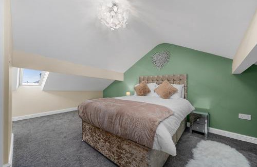 Great Harwood House | Luxury Modern Home Great Harwood - Sleeps Up to 8