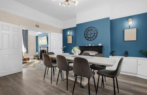 Great Harwood House | Luxury Modern Home Great Harwood - Sleeps Up to 8