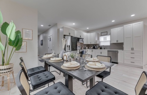 Indianapolis House | Luxury Modern Nearby Downtown Indy Escape: New Built. Game Room, 75” TVs