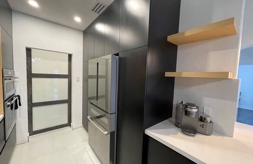 Valencia Condo | Luxury Modern Penthouse 5 min from Magic Mountain in resort style gated complex