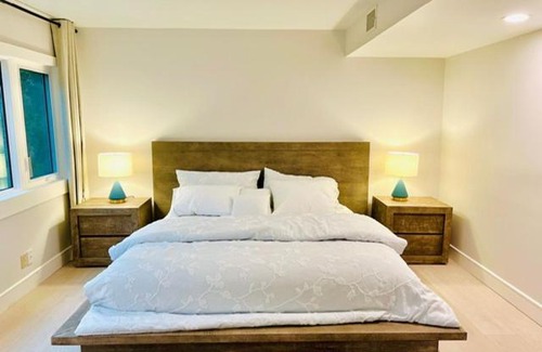 Oldsmar House | Luxury Modern Retreat I Spacious, Private & Serene