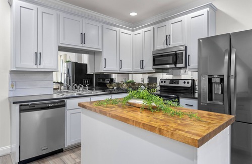 Glen Iris House | Luxury Modern Stay Near UAB