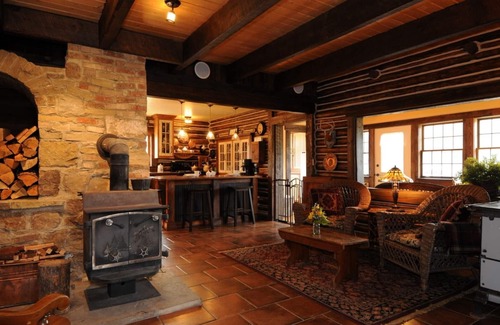 Wilsall Cabin | LUXURY MOUNTAIN RETREAT! Cabin at the base of the Crazy Mountains