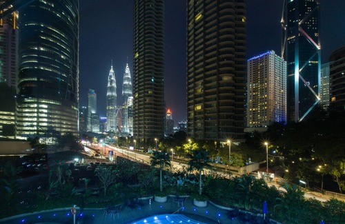 Kuala Lumpur City Centre Condo | Luxury 4BR Condo 5 mins to KLCC Park & Twin Towers