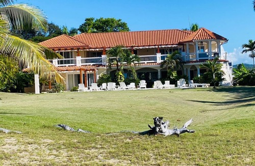 Playa Chiquita Villa | Luxury oceanfront 7 bedrooms villa playa chiquita/Sosua