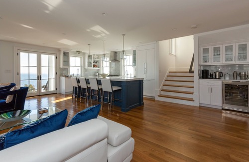 Quincy House | Luxury Oceanfront Bayside Jewel